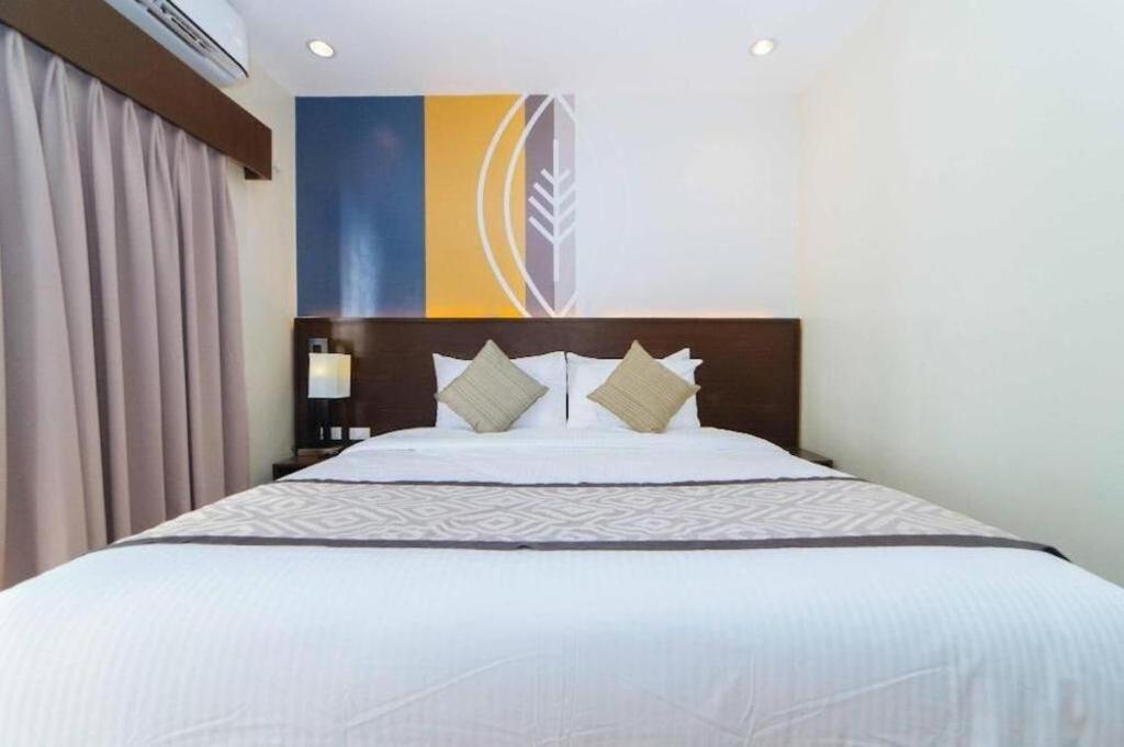 Whitewoods Convention And Leisure Hotel Silang Esterno foto